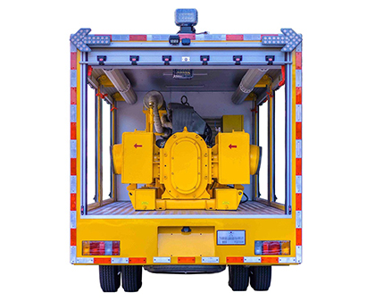 駕駛行走移動(dòng)泵車